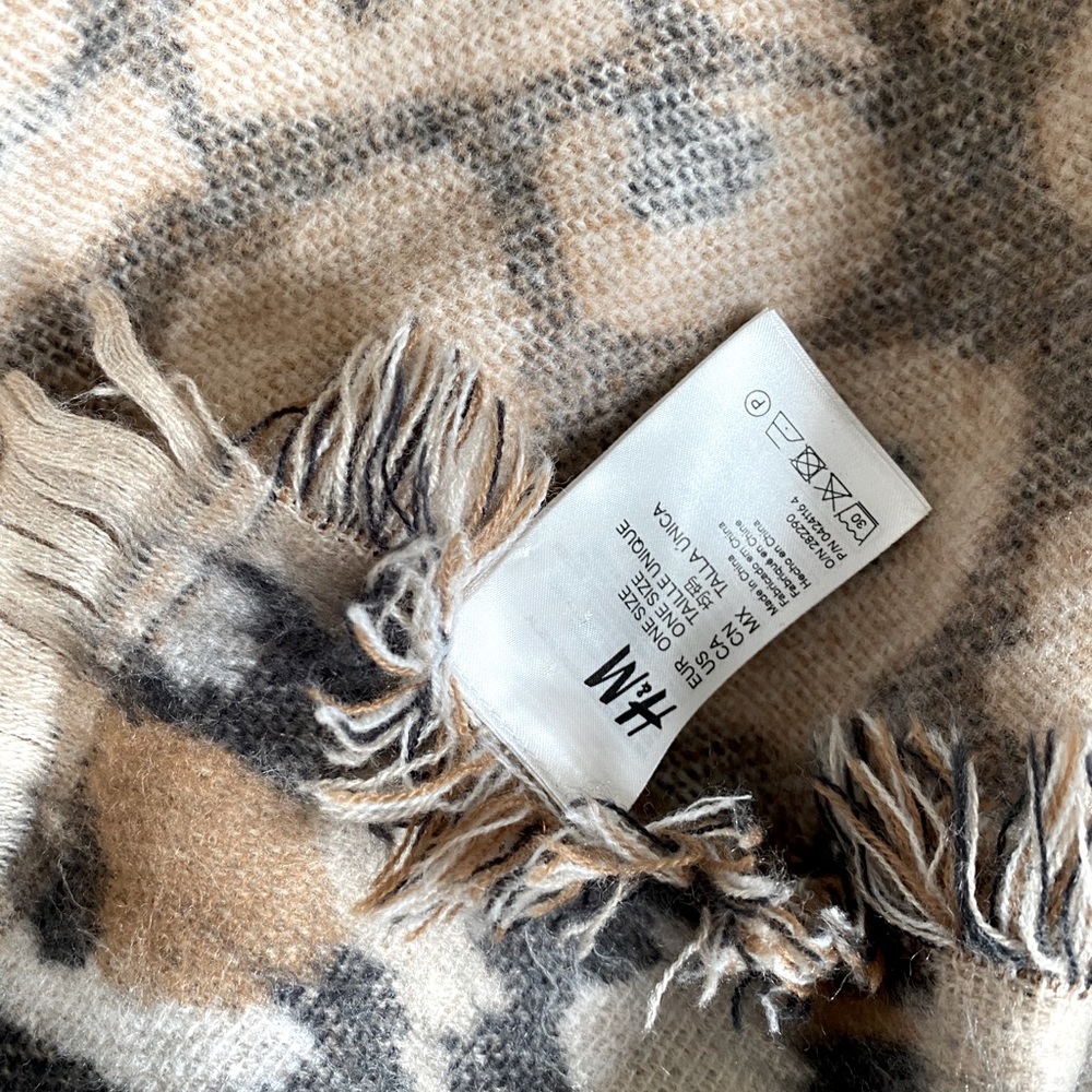 Scarf - Picture 3 of 3